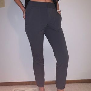 GRAY ATHLETA JOGGER